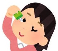 目薬をさす女性